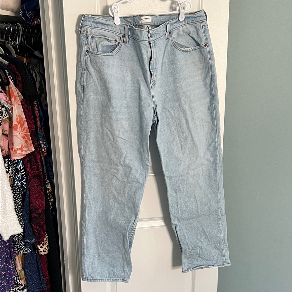 Abercrombie & Fitch LightBlue Women's Straight Leg Jeans 90s Mid Rise Curve Love